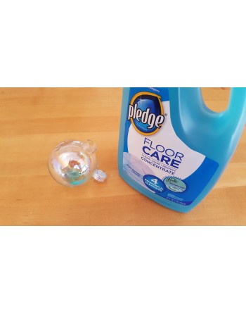 Pledge® 10062300712547 Multi-Surface Floor Cleaner Concentrate Bottle, Rainshower, 946 ml - [DefendUse.com] - 10062300712547 - P